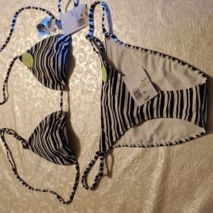Brand new 2 pieces bathing suit bottom size Xl and top size M